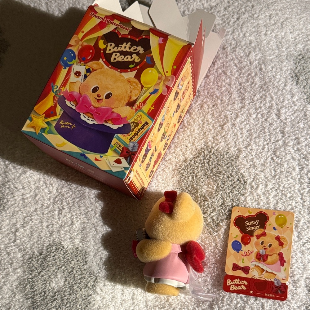 Butter Bear Blind Box Figure - Sassy Singer - Picture 2 of 7